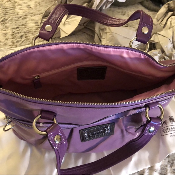 New Coach Poppy handbag in light lilac/violet purple - Picture 4 of 10